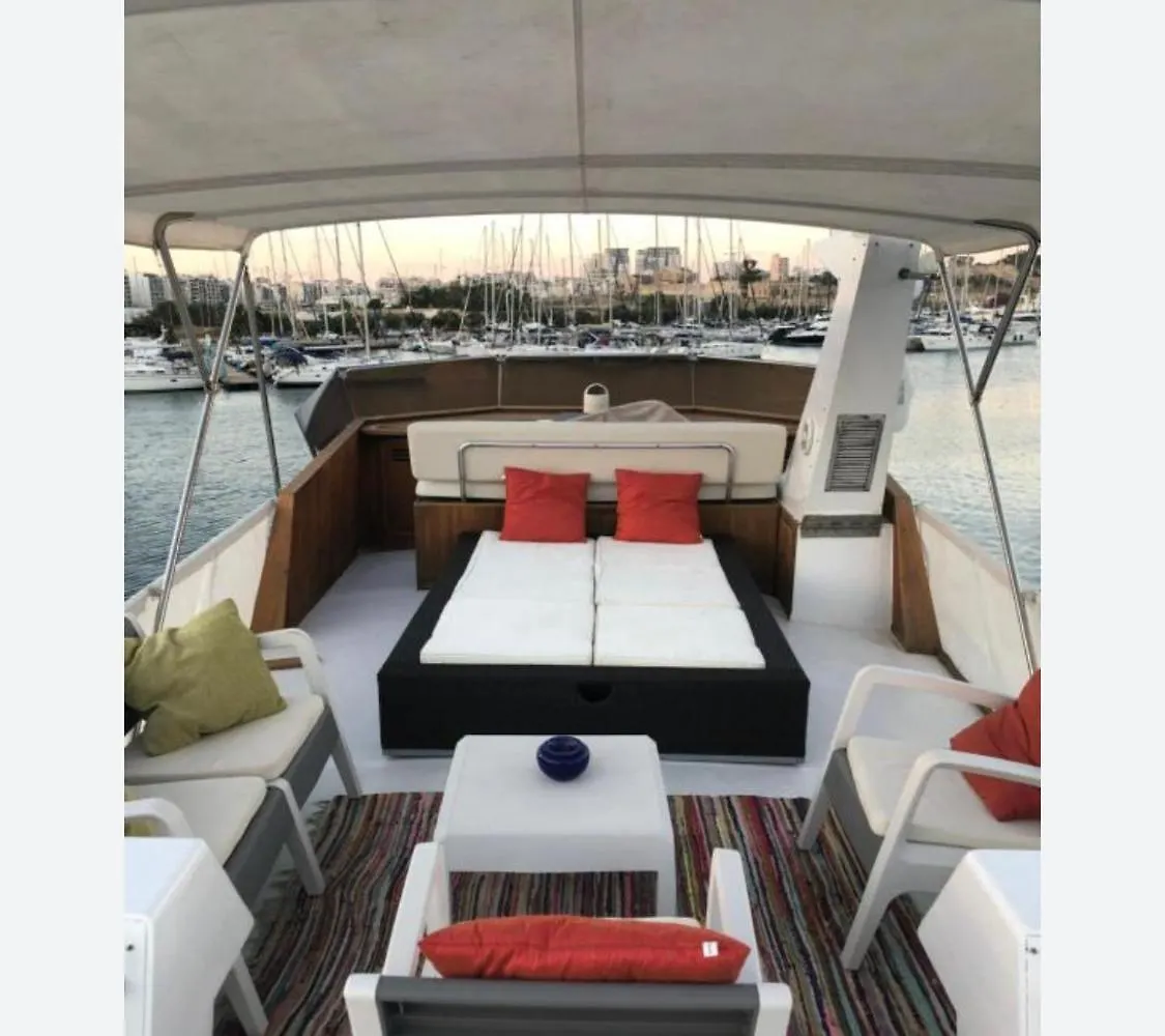 מלון Gzira Johnny M Yacht Private ספינת מלון
